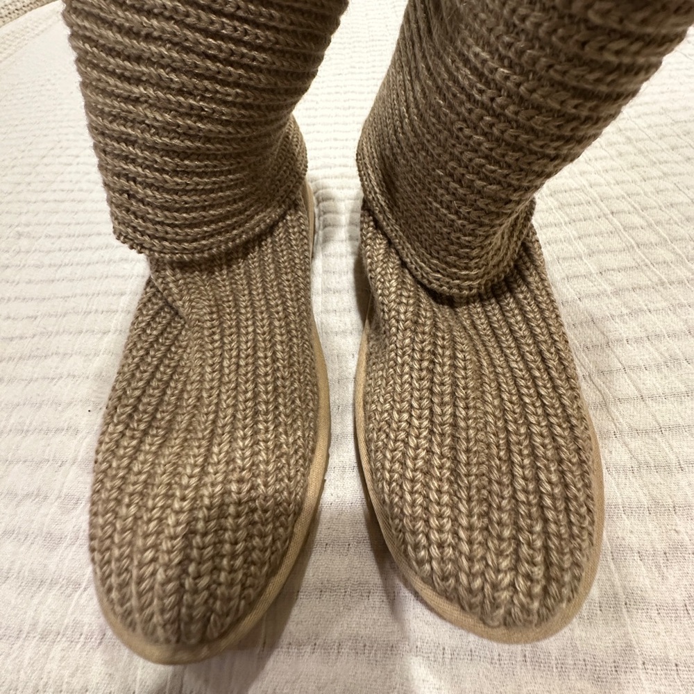 Ugg sweater boots